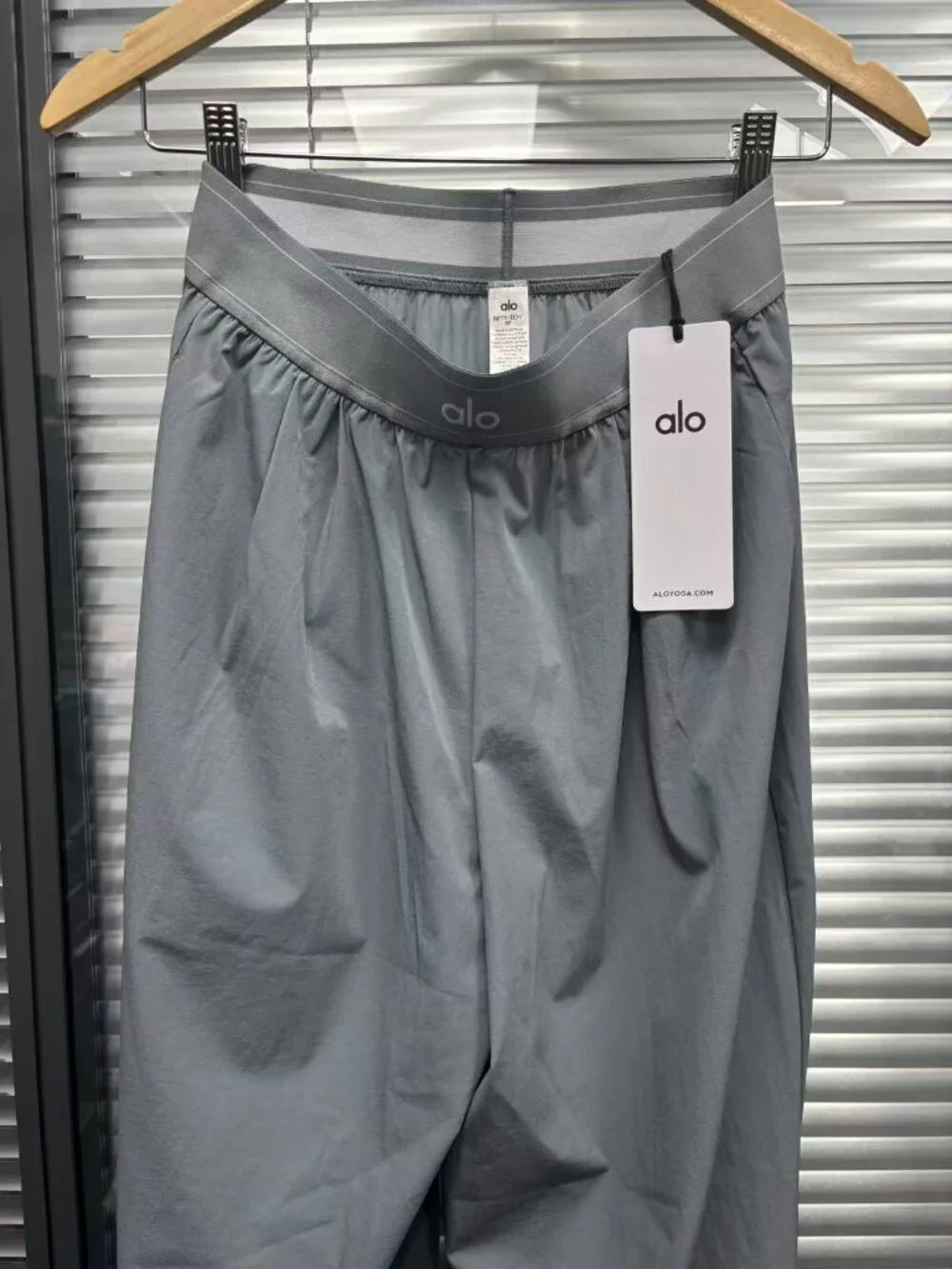 ALO Yoga Women's Suit Pants, Steel Gray, Subtle Luxury โจ Regular Size - Picture 4 of 6